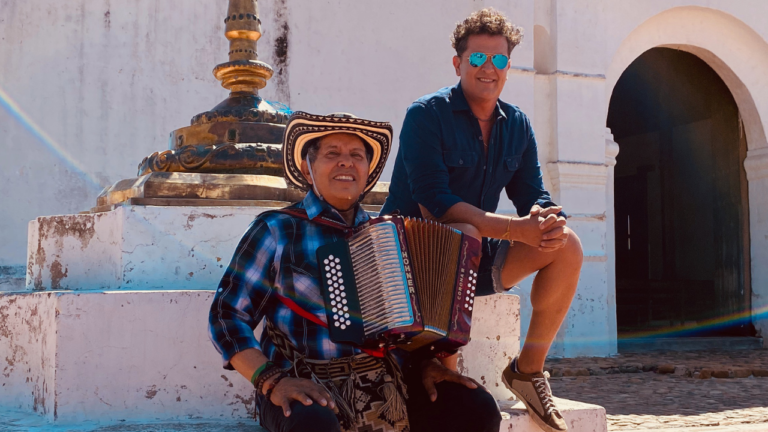 Carlos Vives presenta la versión deluxe de ‘Escalona Nunca Se Había Grabado Así’